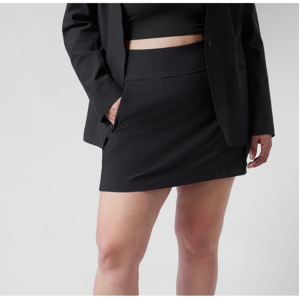 Athleta Brooklyn Skort 16" in Black Size 16 Athleisure Active Golf Tennis